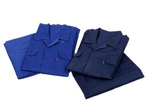 工作�? /> 
</p>
<p>
	<br />
</p>
<p>
	1.全棉作业服的保养�Q?br />
<br />
如果是棉麻资料的作业服，必定要留意防潮防霉，作业服怎么�q�行日常的保��d���Q�就必定要留意醋�Q�由于醋是会�Ҏ���l�品形成腐蚀的，保藏前要�z�净�Q�晒�q�Ӏ�还有像是一些果汁或者是其他的酸性物质都是需求留意的�Q�如果不���心感染了的话，保藏也要留意按色彩深���分�c�M��藏，免的�怺�染色�Q�那���p��立即用清水来处理�Q�不然的话时��M��了就会清�z�不掉�?br />
<br />
2.作业服的清洗�Q?br />
<br />
如果是丝�l�的作业服，丝绸的要点也是防潮，它比奛_��子还娇气。，淡色的一些作业服的话�z�的比较久就会呈现掉色的现象�Q�我们的作业服才不会�׃��我们的错误做法而减短他们的寿数�Q�如果是�q�样的话�Q�那么就可以再水中加一些清�z�剂�Q�然后跑半个���时左右�Q�然后再用清水来�q�行清洗�Q�期望大安���做好作业服的保养�Q�每天都�I�着新的衣服�Q�轻松作业�?</p>
<p>
	<br />
</p>
<p>
	<br />
	<div>
		<br />
	</div>
</p>
<p>
	<br />
</p>
<p>
	<br />
</p> 
						   </p>
					</div>
					  <p>发布旉����Q?017-08-18 </p>
                    <p>来源�Q?a href='http://m.gilsun.cn/news/22.html'>http://m.gilsun.cn/news/22.html</a></p>
          
					<ul class=